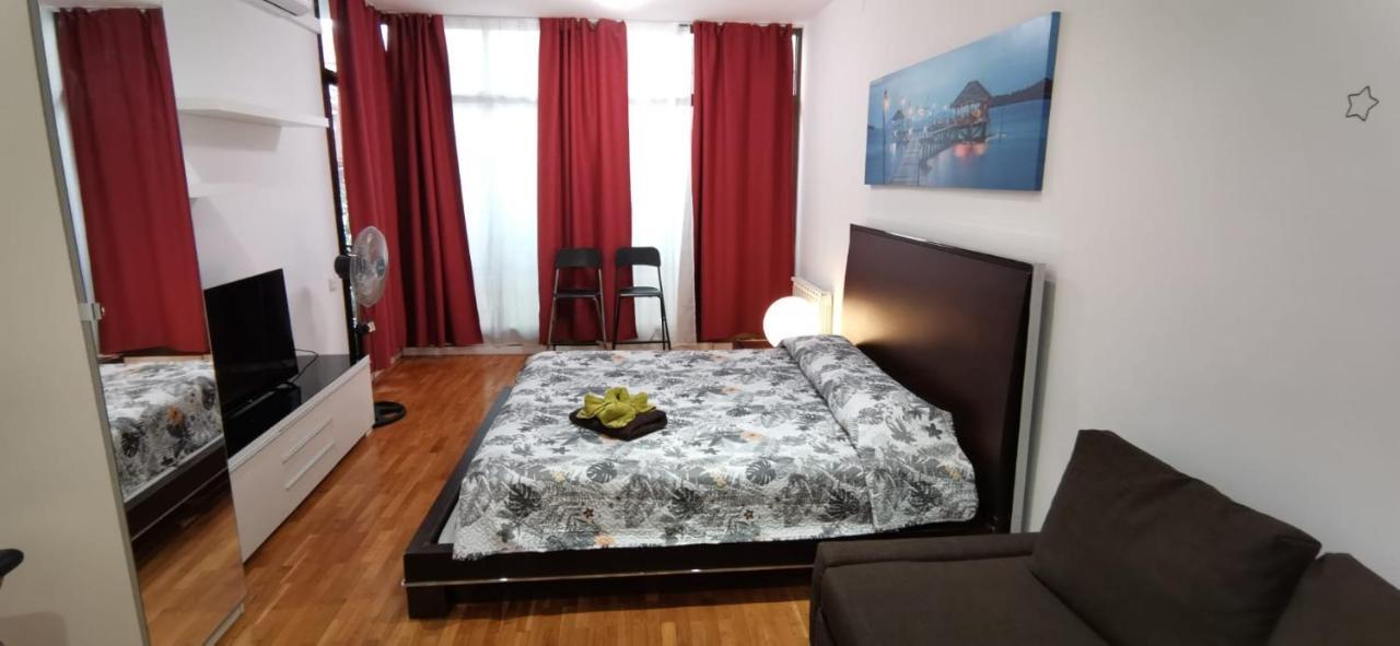 Rooms Arago Барселона Екстериор снимка