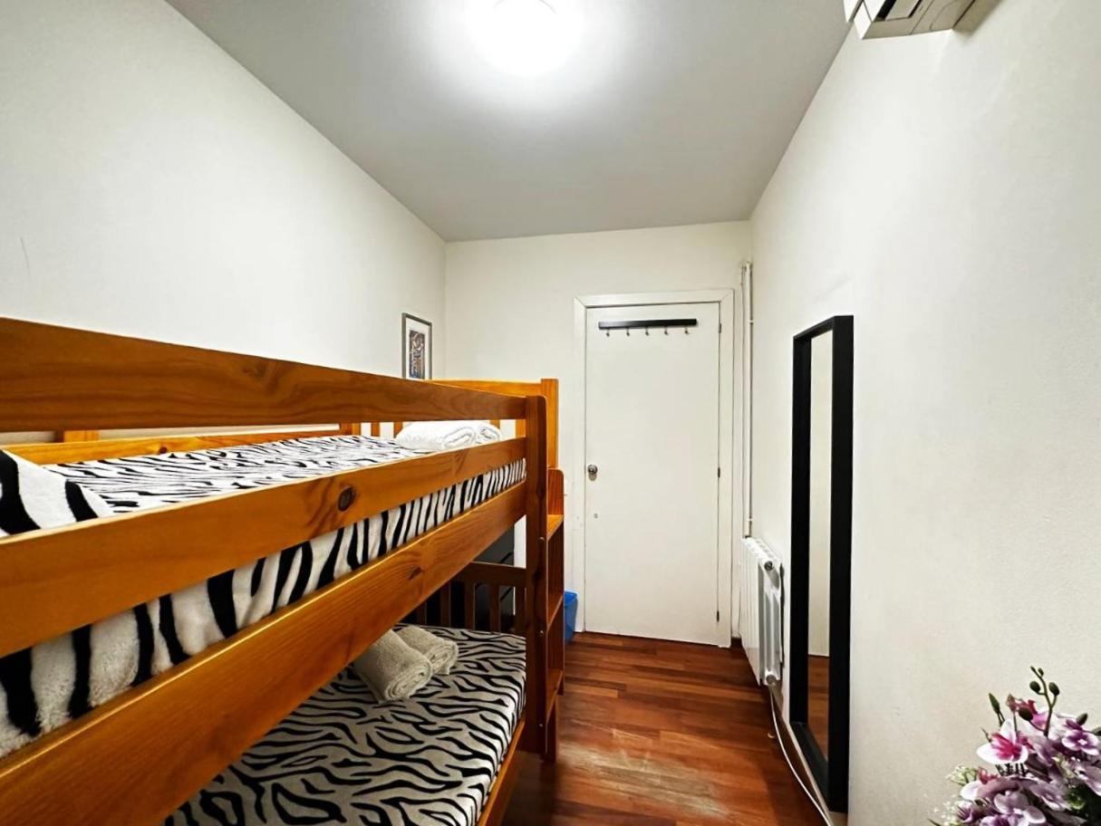 Rooms Arago Барселона Екстериор снимка