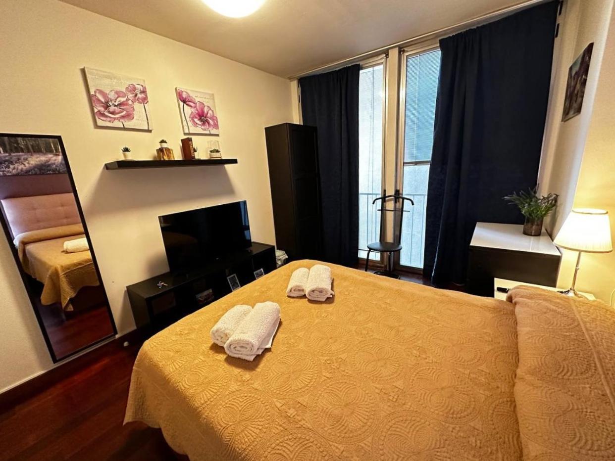 Rooms Arago Барселона Екстериор снимка