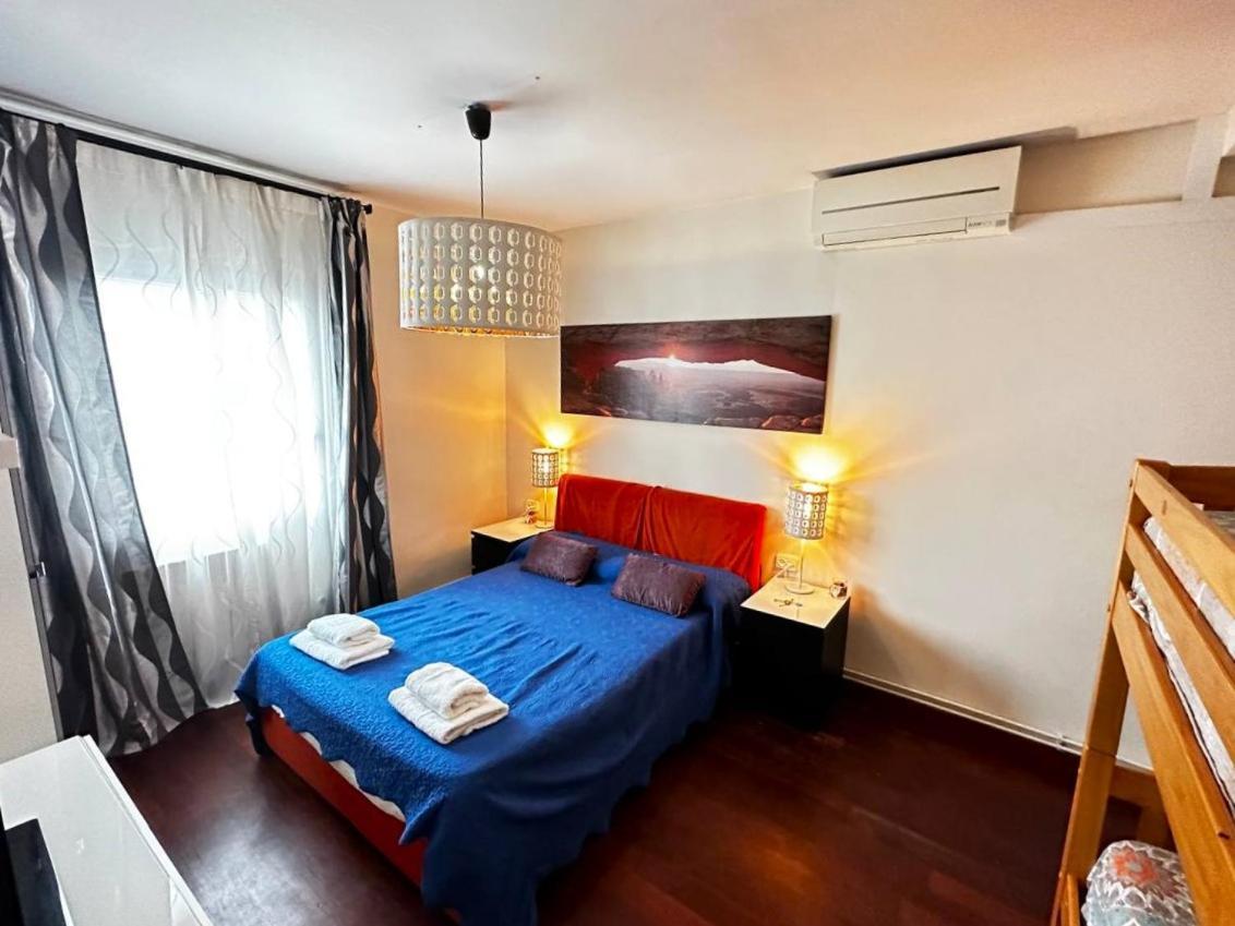 Rooms Arago Барселона Екстериор снимка
